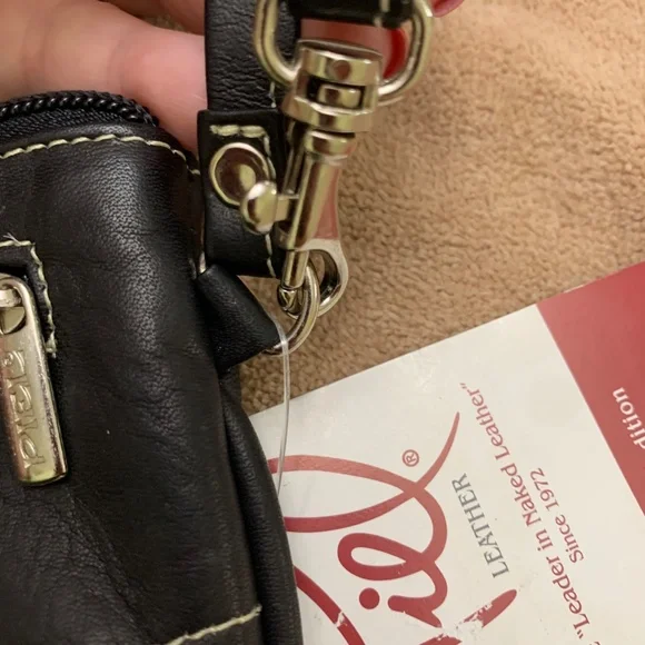 NWT Ladies Large Wristlet - Picture 6 of 7